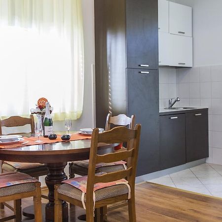 Apartment Amber Koromačno Quarto foto